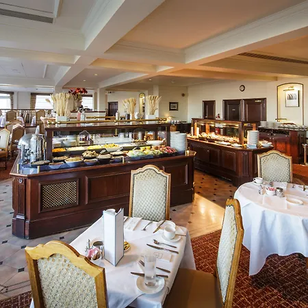 Pomme D'or Отель 4*
